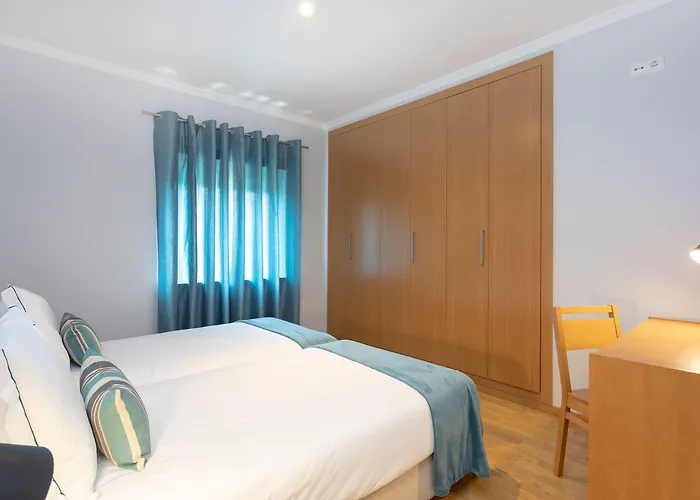 מלון Placid Village 4*
