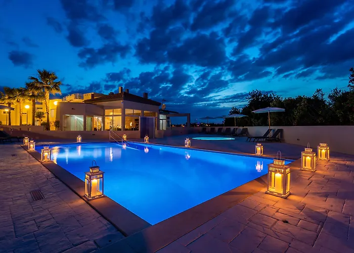 Placid Village מלון 4*