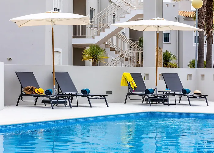 מלון Placid Village 4*